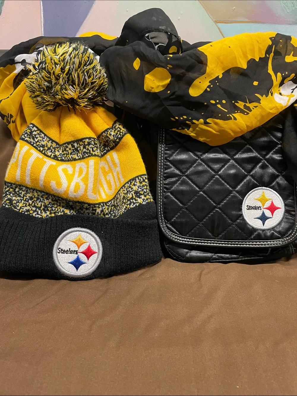 Knit Pom Beanie and Crossbody Bag Set - Black & Gold